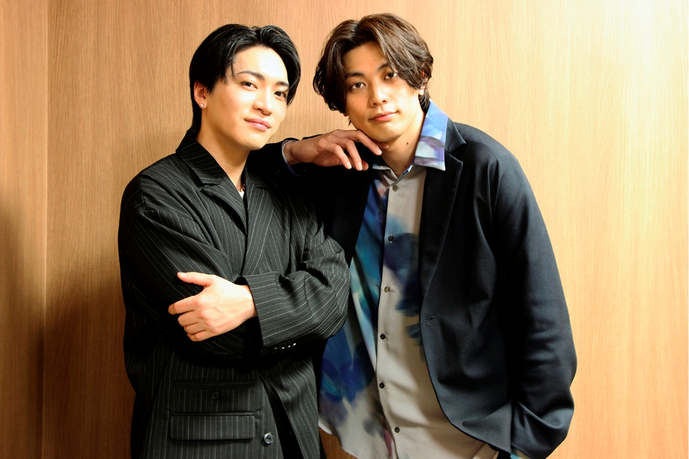 キンキーブーツ』新キャストの東啓介・松下優也が、本音でじっくり