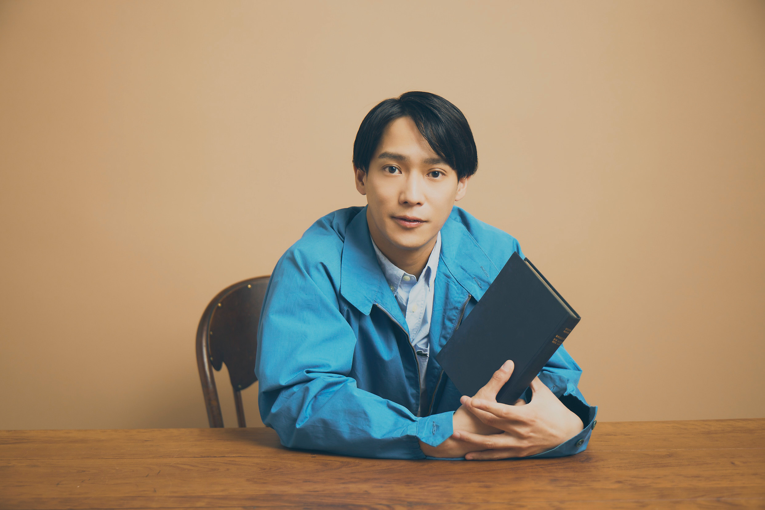 味方良介、1年ぶりの舞台は演出家・小沢道成の最新作『わたしの書、頁